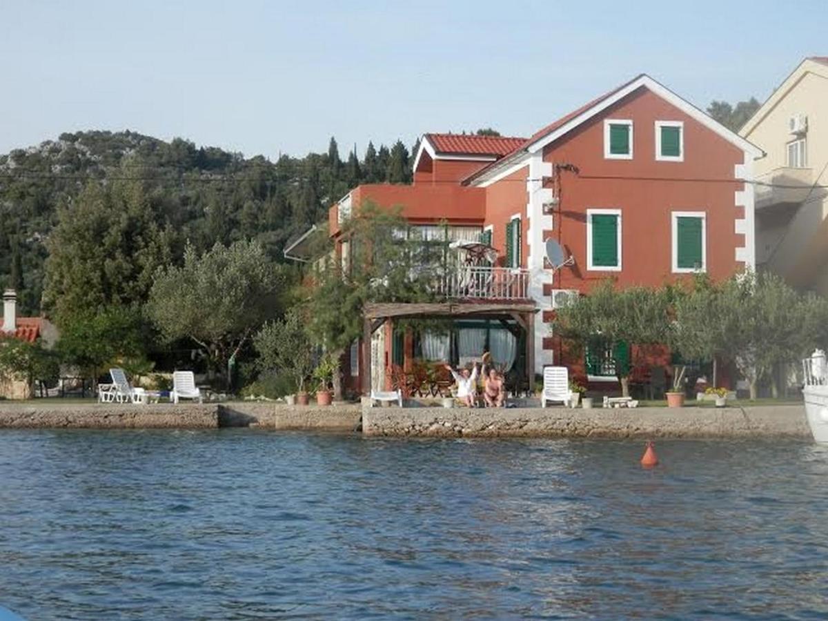 Apartments By The Sea Blace, Neretva Delta - Usce Neretve - 16068 외부 사진